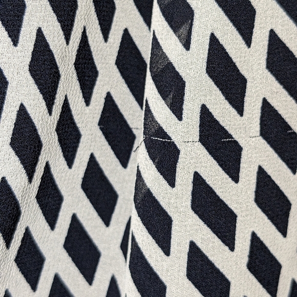 Talbots 4P Petite pleated skirt fully lined Navy & white Sheer Polyester - Picture 12 of 12